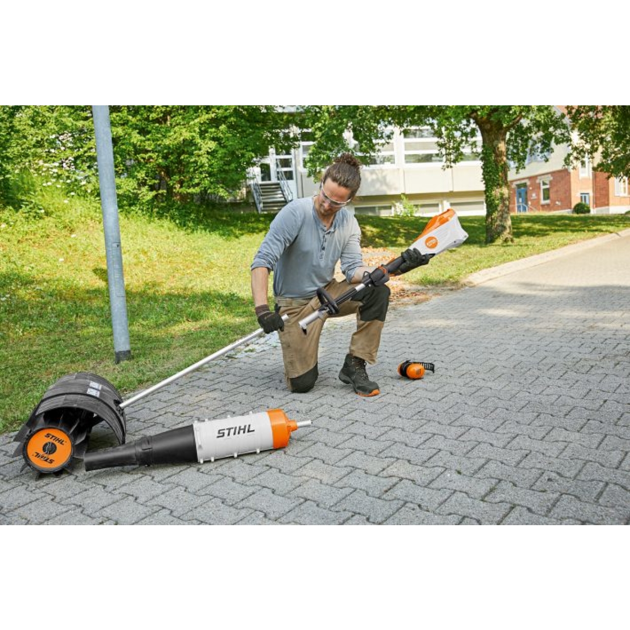 48765-2_Stihl_FA020116800 Multifunktionsgerät KMA 135 R Grundgerät